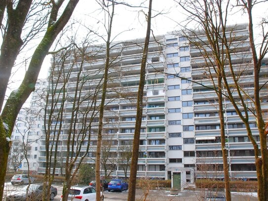 Kapitalanlage in München-Neuperlach! Vermietete 1-Zi.-Wohnung mit Ostbalkon, Aufzug und Stellplatz!