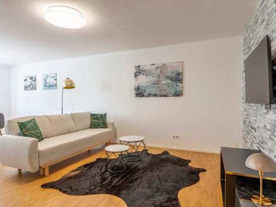 EXQUIS 2BR Design Apartment LOUIS I Parking I Balcony I Mercedes-Benz I Family-friendly