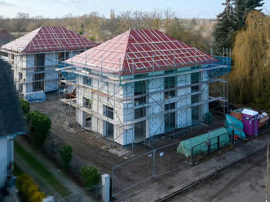 Hochwertige Neubau-Stadtvilla in ruhiger und naturnaher Lage