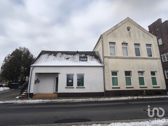 Kapitalanleger aufgepasst! Mehrfamilienhaus mitten im Zentrum von Weener - iad Deutschland