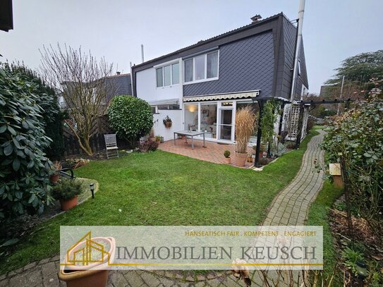 Moderne & helle DHH mit viel Platz in begehrter Lage, toller Garten, Kamin, Garage und vieles mehr !