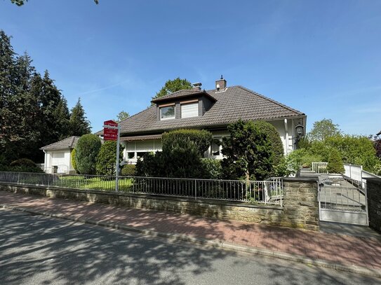 Park Immobilien - Villa mit traumhaften Grundstück