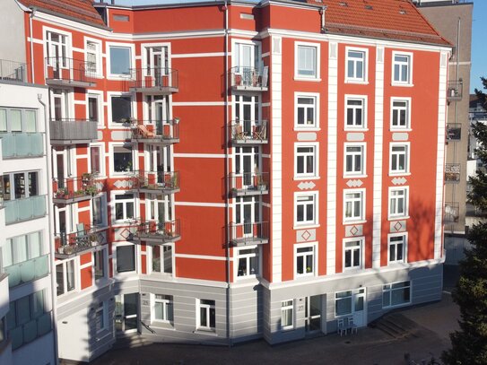 Sanierte sonnige 3Zi. Altbau beim Winterhuder Markt + Stadtpark