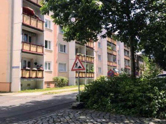 Zentrale 3-Zimmer-Wohnung mit Balkon, Keller, Stellplatz