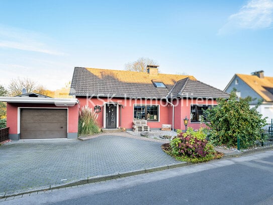 Top modernisiertes Einfamilienhaus mit Garten und Garage in Radevormwald!