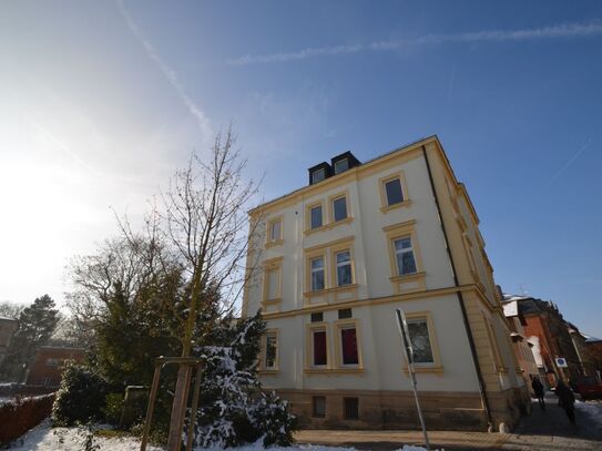 5-Zimmer-Altbauwohnung mit großer Terrasse mit Blick auf die Villa Wahnfried