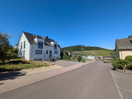 Energetisch saniertes Zweifamilienhaus mit Moselblick!