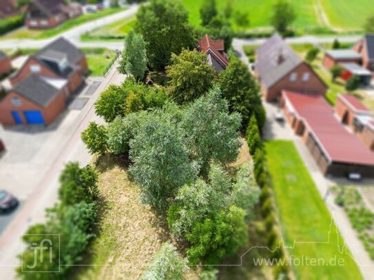 Wohnhaus mit zwei getrennten Wohnungen und großem Garten oder Baugrundstück