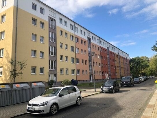 Schöne 3 Raumwohnung je im 1. und 3. OG in zentraler Lage zu vermieten