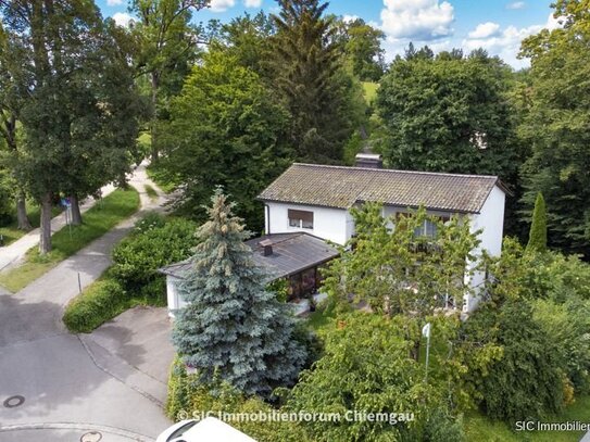 Bevorzugte Bestlage am "Guntramshügel", Nähe Klinikum! 1.000 m² Baugrundstück mit Altbestand!