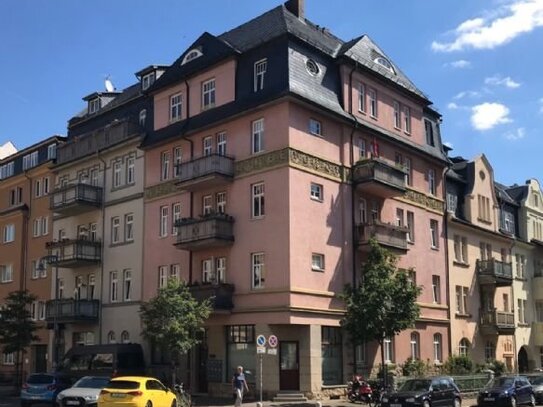 Sonnige 3-Zimmer-Wohnung (4.OG) im historischen Damenviertel