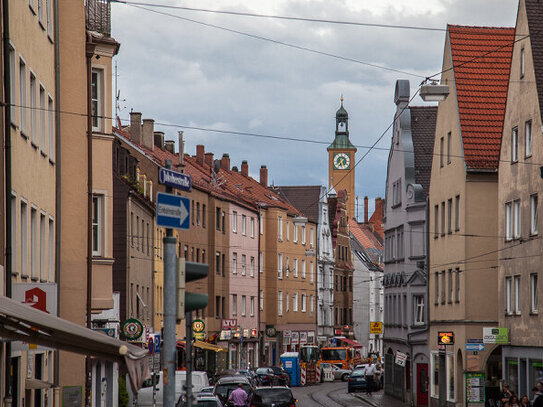 LAGE LAGE LAGE! Zwei Wohn-/ Geschäftshäuser an der Fuggerei mit 24 Wohnungen + 5 Gewerbeeinheiten