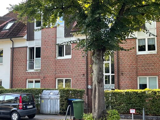 Hamburg-Fuhlsbüttel, 4-Zimmer-Wohnung über 2 Etagen mit Süd-West-Blick ins Grüne