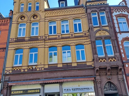 Wohnung oder Büro möglich: Repräsentative Etage direkt am Markt