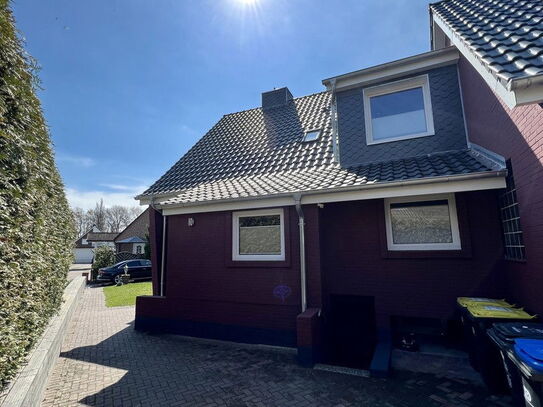 Gelegenheit:MFH mit 2 Häusern+2 Bungalow's,3750€ je m² Wfl. gepfl.& saniertes Objekt 150m zum Strand