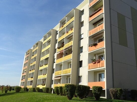 Wohnung mit schöner Aussicht - Balkon - Aufzug - 3,5 Zimmer