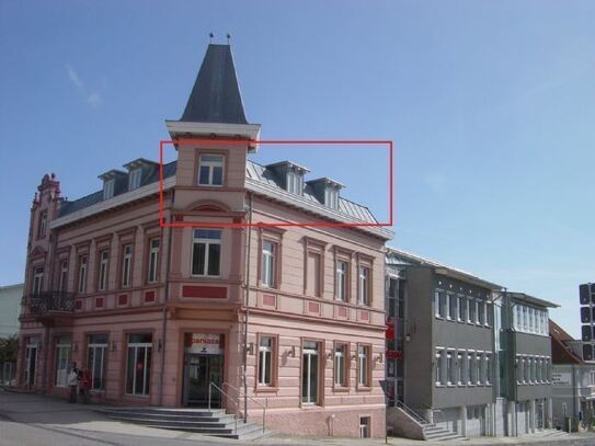 Dachgeschoss-Wohnung im historischen Gebäude mit Blick auf die Ostsee