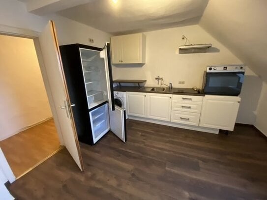 Gemütliche 3-Zimmer-Wohnung in Trier-Süd / Dachgeschosswohnung (im 3. OG) mit Einbauküche / ohne Balkon und ohne Aufzug