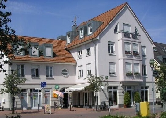 Schöner kleiner Laden mit Terrasse im Kapellenhof in Obertshausen zu vermieten. Provisionsfrei!