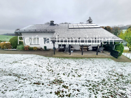 Zweifamilienhaus mit Panoramablick, 3000m² Grundstück, Solar, Doppelgarage, Glasfaser ...