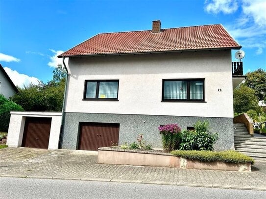 Heusweiler-OT: Freist. 1-2 Fam.-Haus mit großem Grundstück