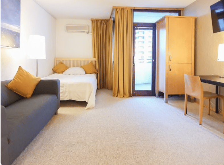Möbliertes 1-Zimmer-Apartment in Berlin Charlottenburg – direkt an der Deutschen Oper - Foto 1
