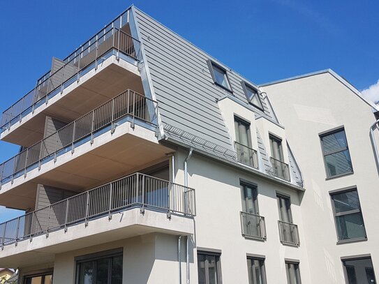 Familienfreundliche, großzügige, moderne, lichtdurchflutete 4 Zimmerwohnung mit Süd-Ost-Balkon