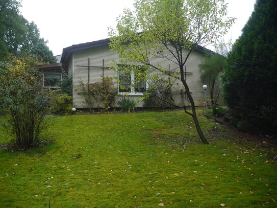 Für Handwerker/Naturfreunde ebenerdiger Satteldach-Bungalow