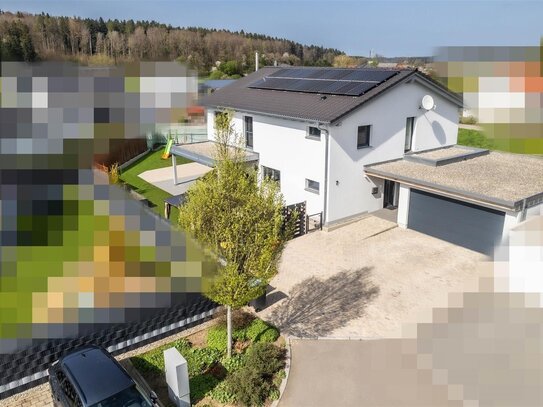 Großzügiges Einfamilienhaus mit Doppelgarage in Boms - Modernes Wohnen in idyllischer Lage