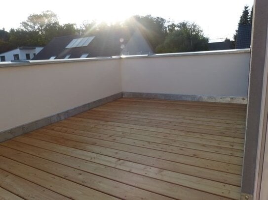 Tolle 2-Zi-Whg. mit XL-Dachterrasse, vielen Extras, u. a. Einbauküche, TG-Stellpl., in Top-Wohnlage!