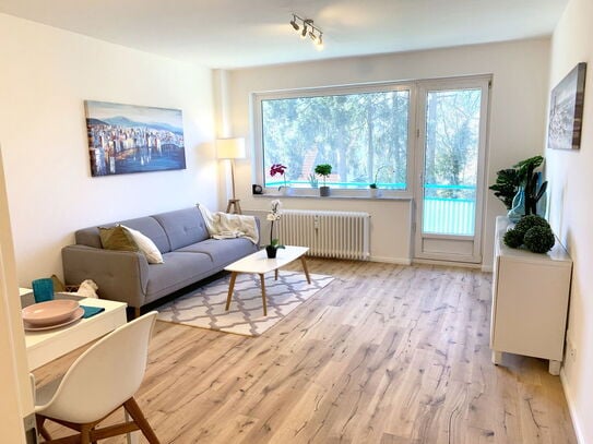 Wohnen auf Zeit: Kernsanierte 2,5-Zimmer-Wohnung mit Südwest-Balkon in Rahlstedt