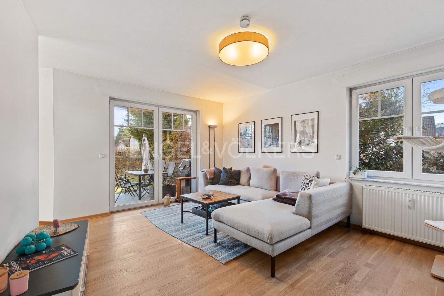 Solide Kapitalanlage: Vermietete 4-Zimmer-Wohnung mit Terrasse, Souterrain und Stellplätzen