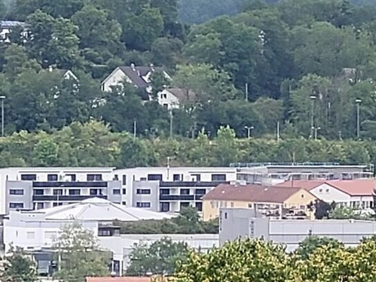 Moderne 3 - Zimmer Penthouse Wohnung mit großer Terrasse und Blick auf die Burg Hohenzollern!