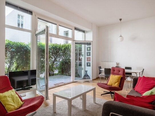 Bezugsfreie 2-Zimmer-Wohnung mit Terrasse im ruhig gelegenen Gartenhaus in Berlin-Mitte