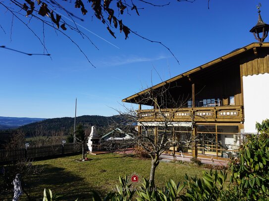 *Bodenmais im Landkreis Regen* Bezauberndes Landhaus in atemberaubender Aussichtslage, mit Wellnessbereich, Wintergarte…