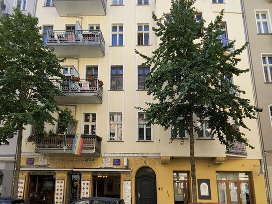 Provisionsfrei - Frisch renovierte, klug geschnittene Wohnung mit Altbau-Charme in Friedrichshain