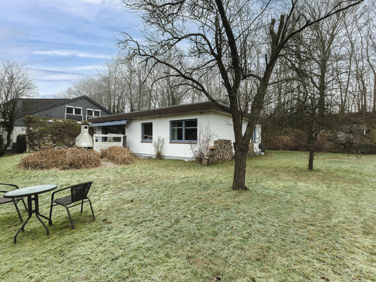 Gemütlicher Bungalow in 2. Reihe mit Kamin und Vollkeller