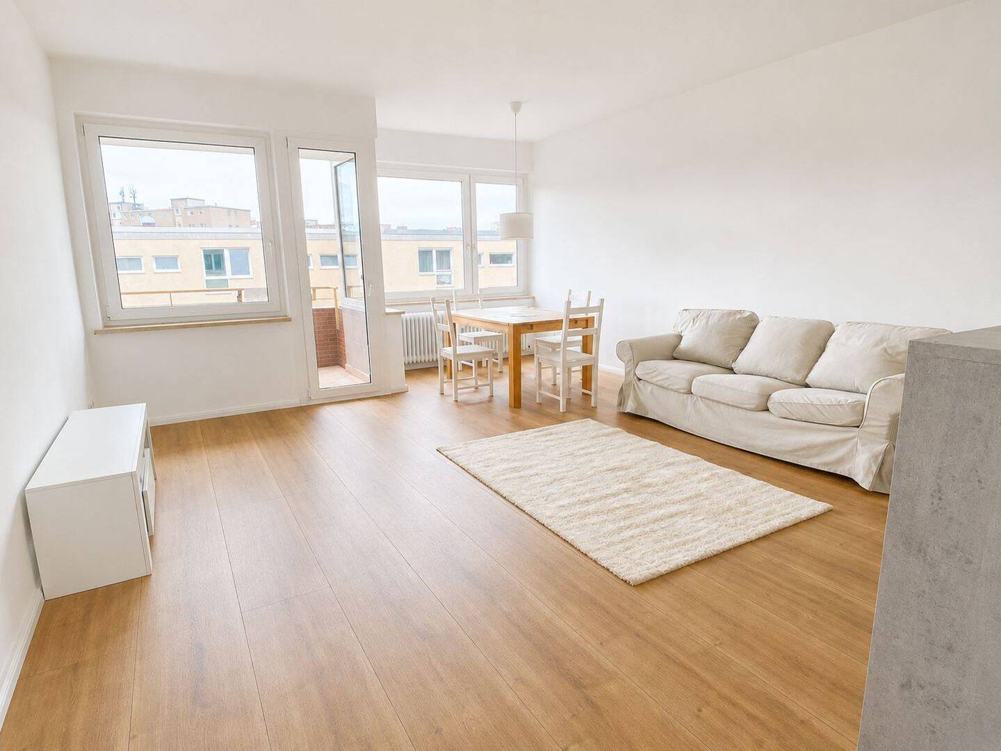 Möblierte 2-Zimmer-Wohnung mit Balkon in Berlin-Spandau - Photo 1