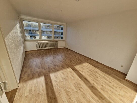 *Gut geschnittene 2-Zimmerwohnung mit Balkon*