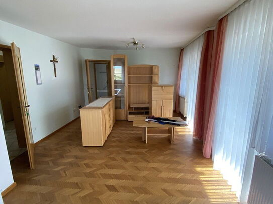 Schöne 3,5 Zimmer Wohnung mit EBK in Unterschneidheim