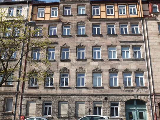 Gemütliche 3-Zimmer-Dachgeschoss Wohnung mit großem Balkon am Fürther Prater mit Blick auf den Park