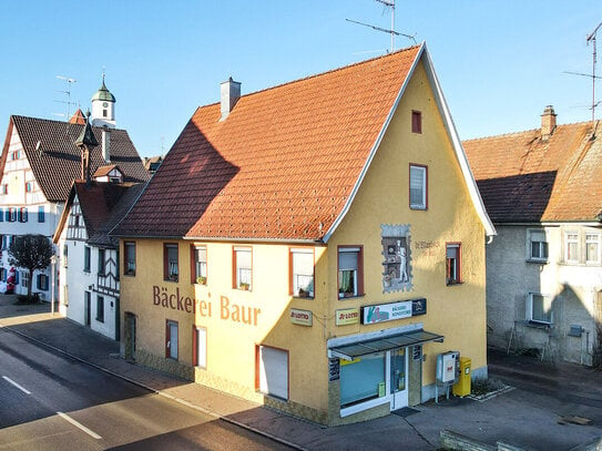 Zentrale Lage . Wohn- und Geschäftshaus, ideal für einen Imbiss, Friseur oder Büro