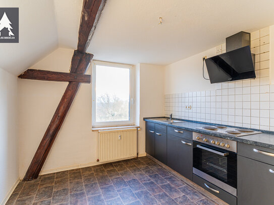 Maisonette-Wohnung, mit Einbauküche und ganz gut renoviert.