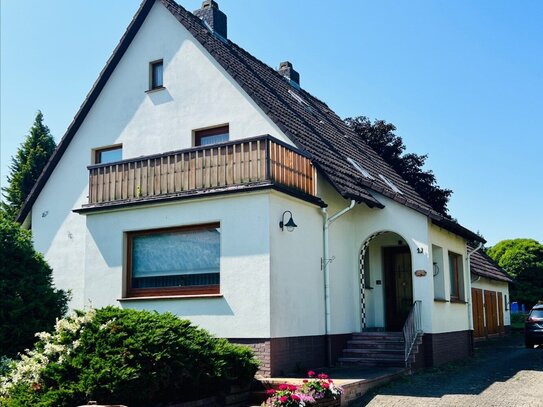 Ruhig gelegenes Einfamilienhaus mit großem Garten und Nebengebäude in Northeim OT Hollenstedt