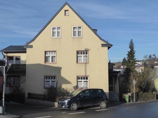 Wohnhaus mit vielen Gestaltungsmöglichkeiten in Leupoldsgrün