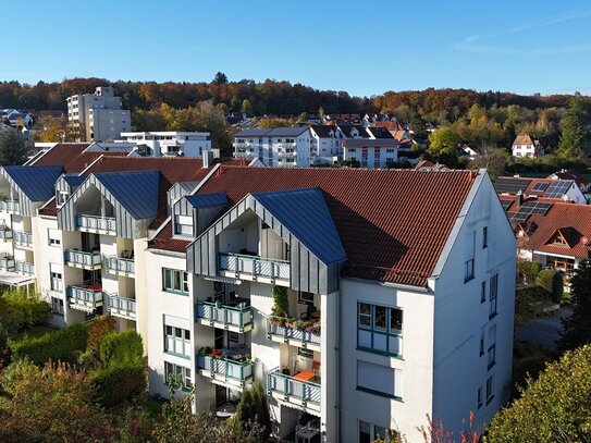 Ideale Wohn- und Investitionsgelegenheit: Charmante 2,5-Zimmer-DG-Wohnung in Bad Schussenried!