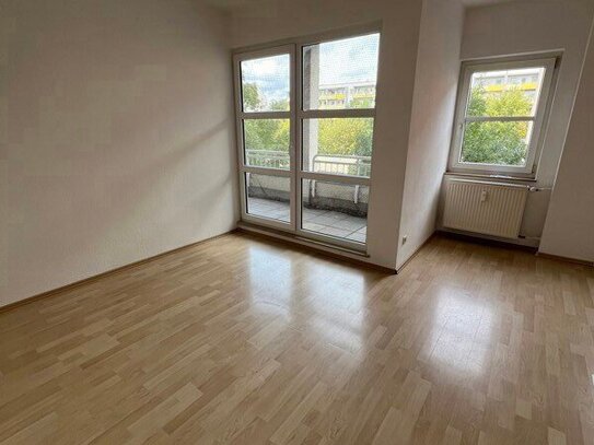 Zentrale 2-Raum-Wohnung mit Balkon und Aufzug!