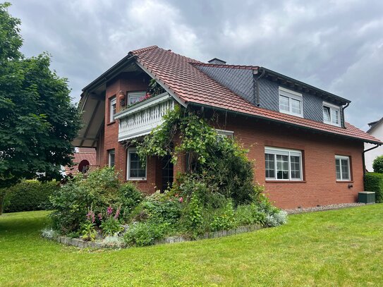 *****Wohnen wie im eigenen Haus + großzügige Raumaufteilung mit Potential + Garten + Garage!