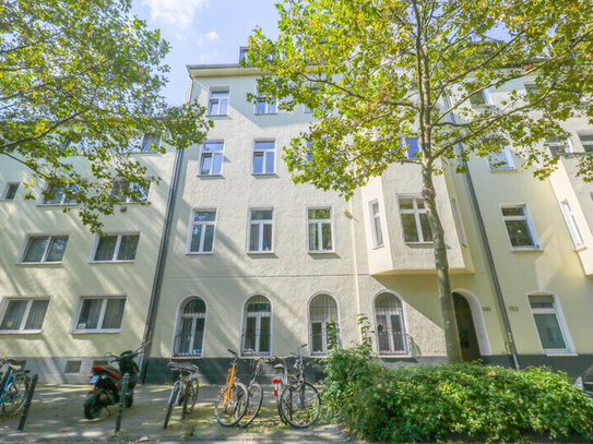 Schicke 5-Zi.-Wohnung mit 2 Bädern und Balkon. Einziehen + Wohlfühlen!