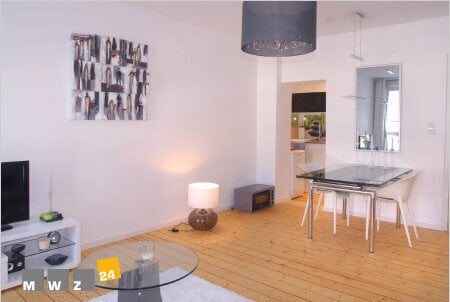 Komplett Möbliert/Furnished Accommodation in: Unterbilk. Helles Designer-Altbauapartment mit